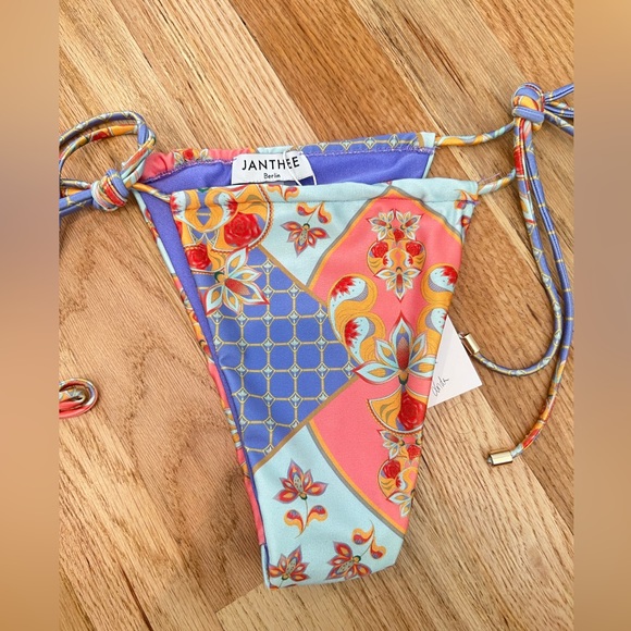 Janthee the Label String Bikini - Picture 2 of 5